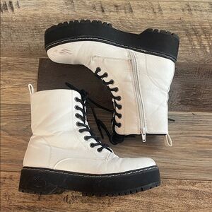 ˚₊‧꒰ა ☆ ໒꒱ ‧₊˚ White Faux Leather Platform Boots ˚₊‧꒰ა ☆ ໒꒱ ‧₊˚